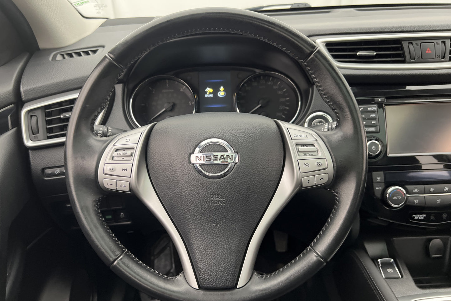 Nissan Qashqai 1.6 dCi 130hk Tekna Värmare Pano 360° Navi