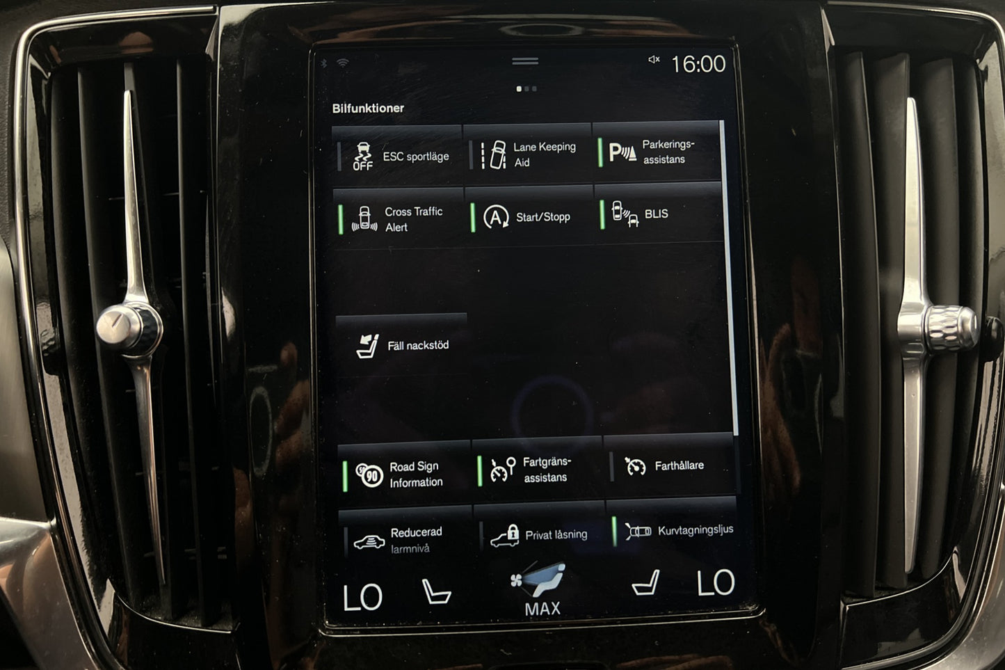 Volvo V90 D5 AWD Advanced VOC Värm Navi BLIS CarPlay Drag