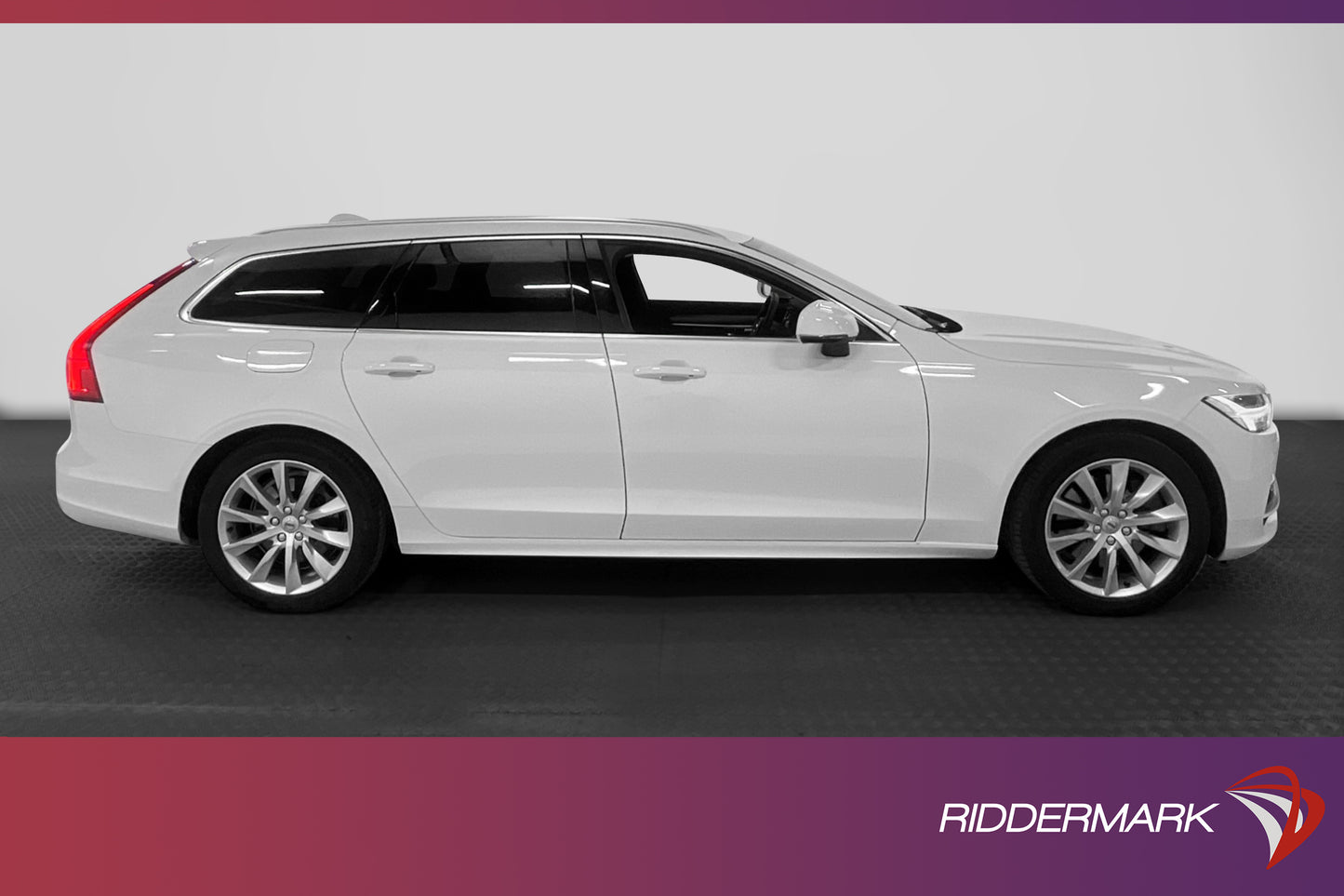 Volvo V90 T8 TwEn AWD 392HK Momentum Advanced Edition