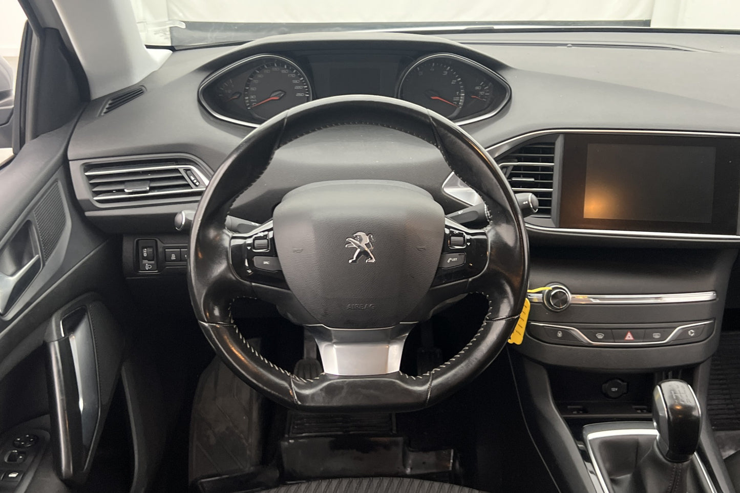 Peugeot 308 SW 1.2 e-THP 110hk Active Sensorer Välservad