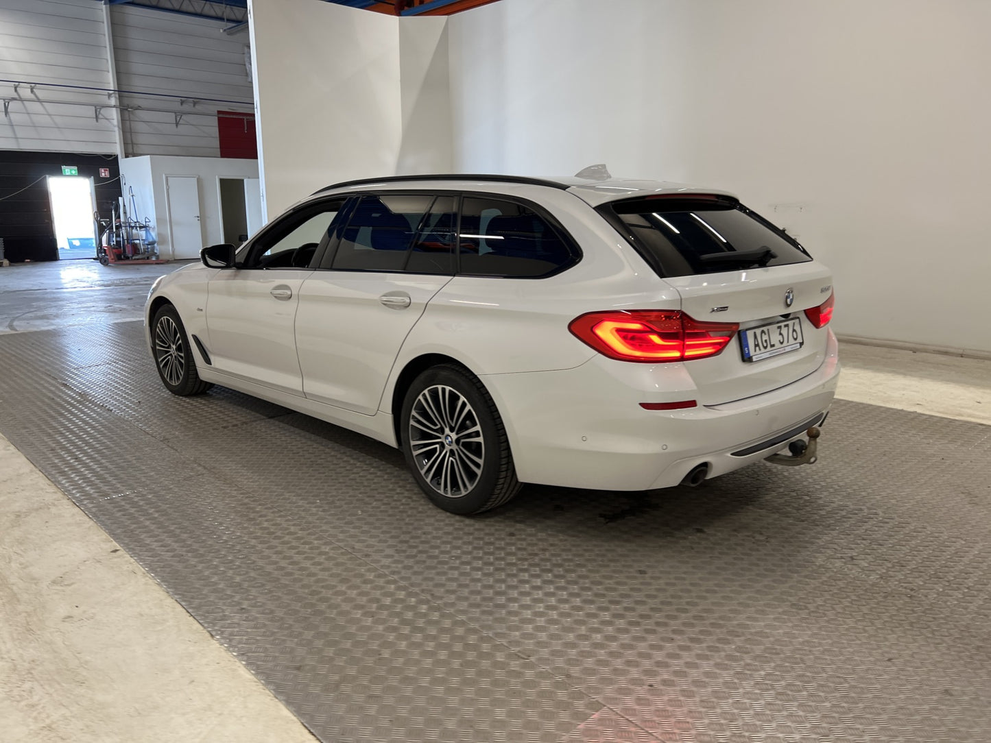 BMW 520 d xDrive Touring 190hk Sport line HiFi Kamera  Drag