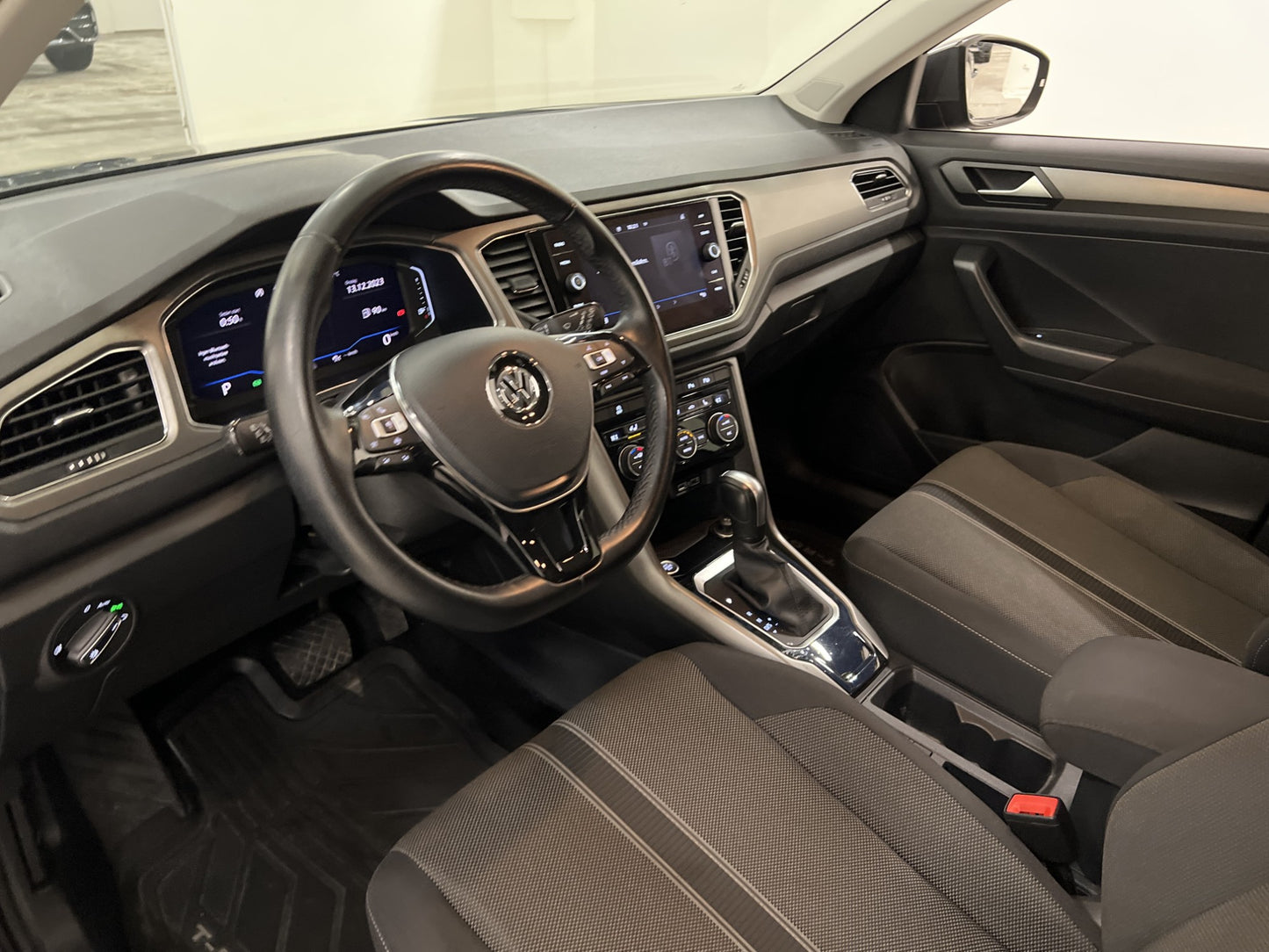 Volkswagen T-Roc 1.5 TSI Cockpit P-värme B-kamera 150hk