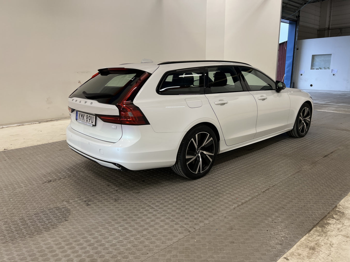 Volvo V90 T6 AWD Recharge 340hk R-Design 360* Pano H/K