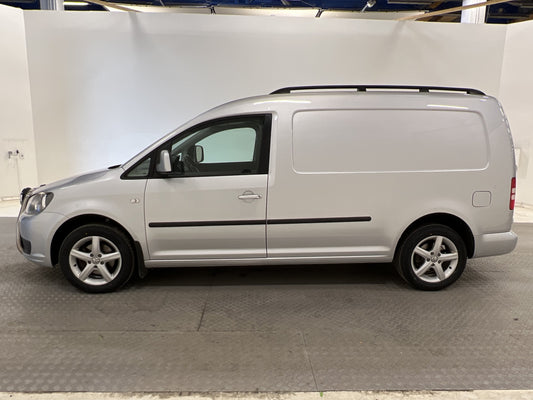 Volkswagen Caddy Maxi 1.6TDI Automat Dragkrok Värmare Moms