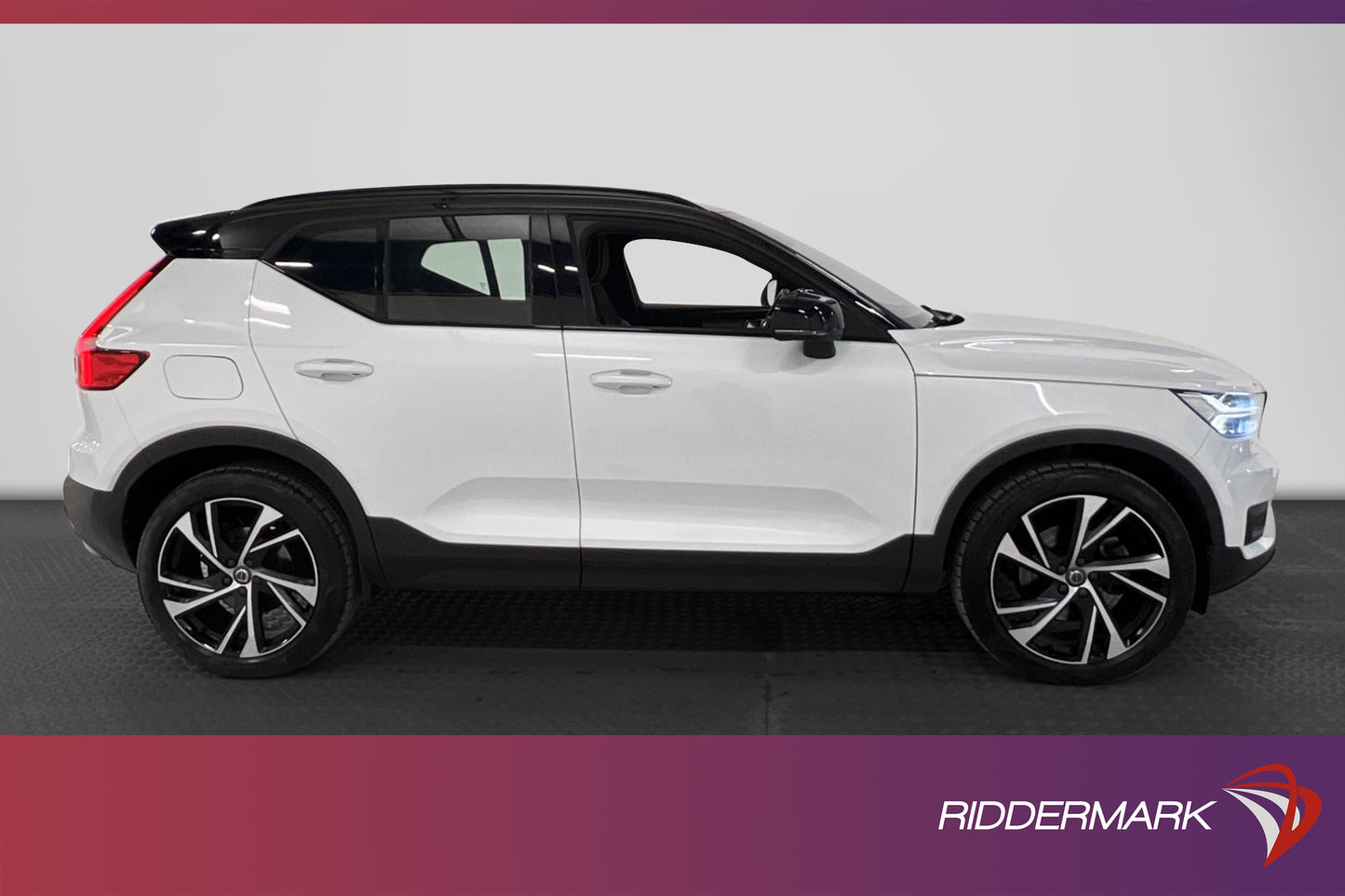 Volvo XC40 D4 AWD 190hk R-Design VOC Pano Kamera BLIS Drag