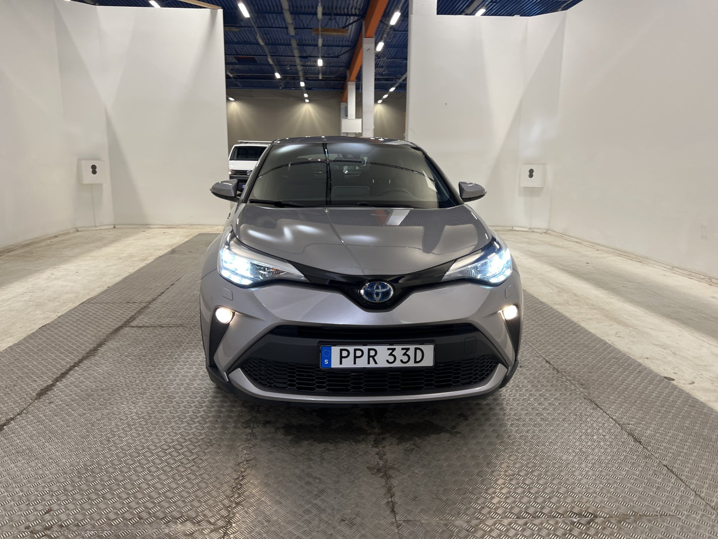 Toyota C-HR Hybrid CVT 122hk B-Kam 360kr Skatt 0,38L/mil