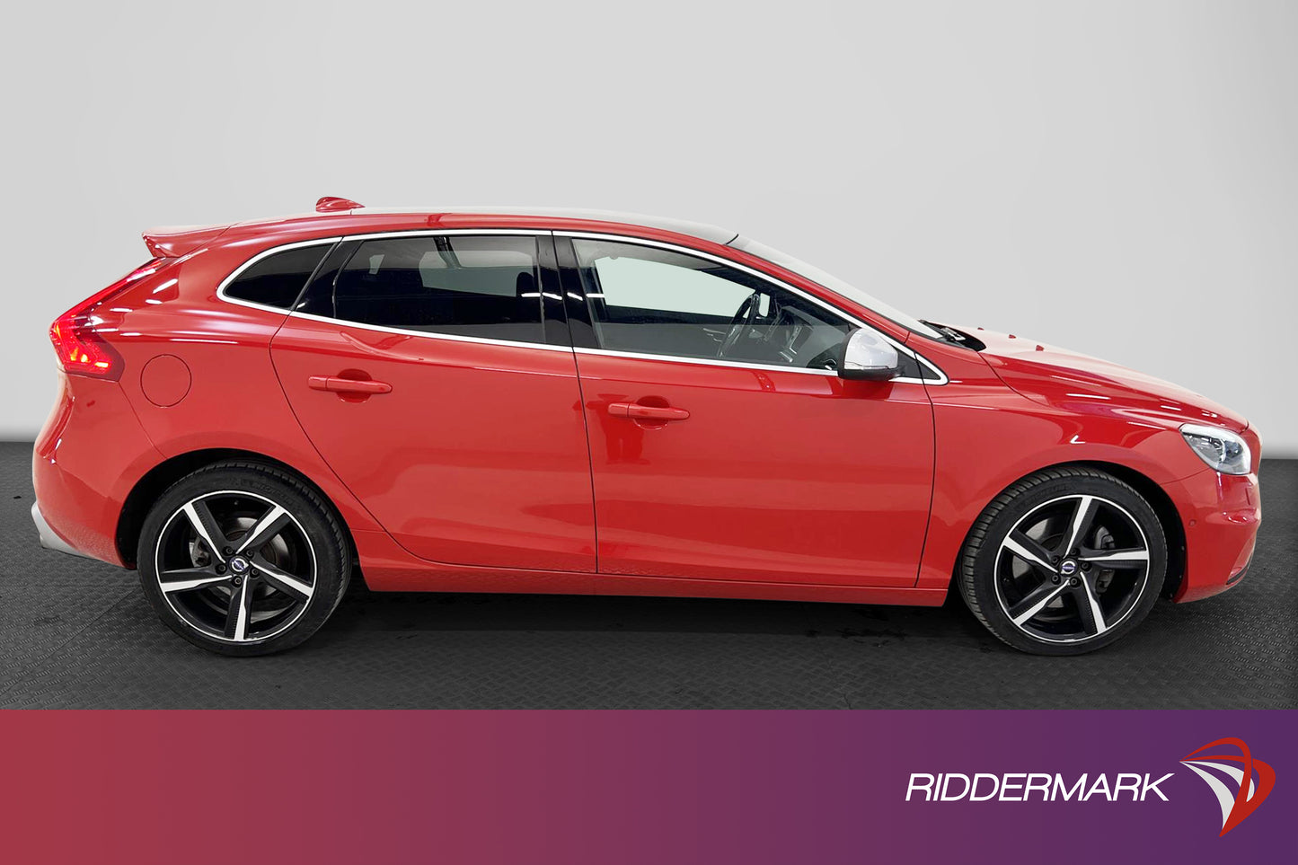 Volvo V40 D4 R-Design VOC Värmare Pano Skinn HELG KAMPANJ