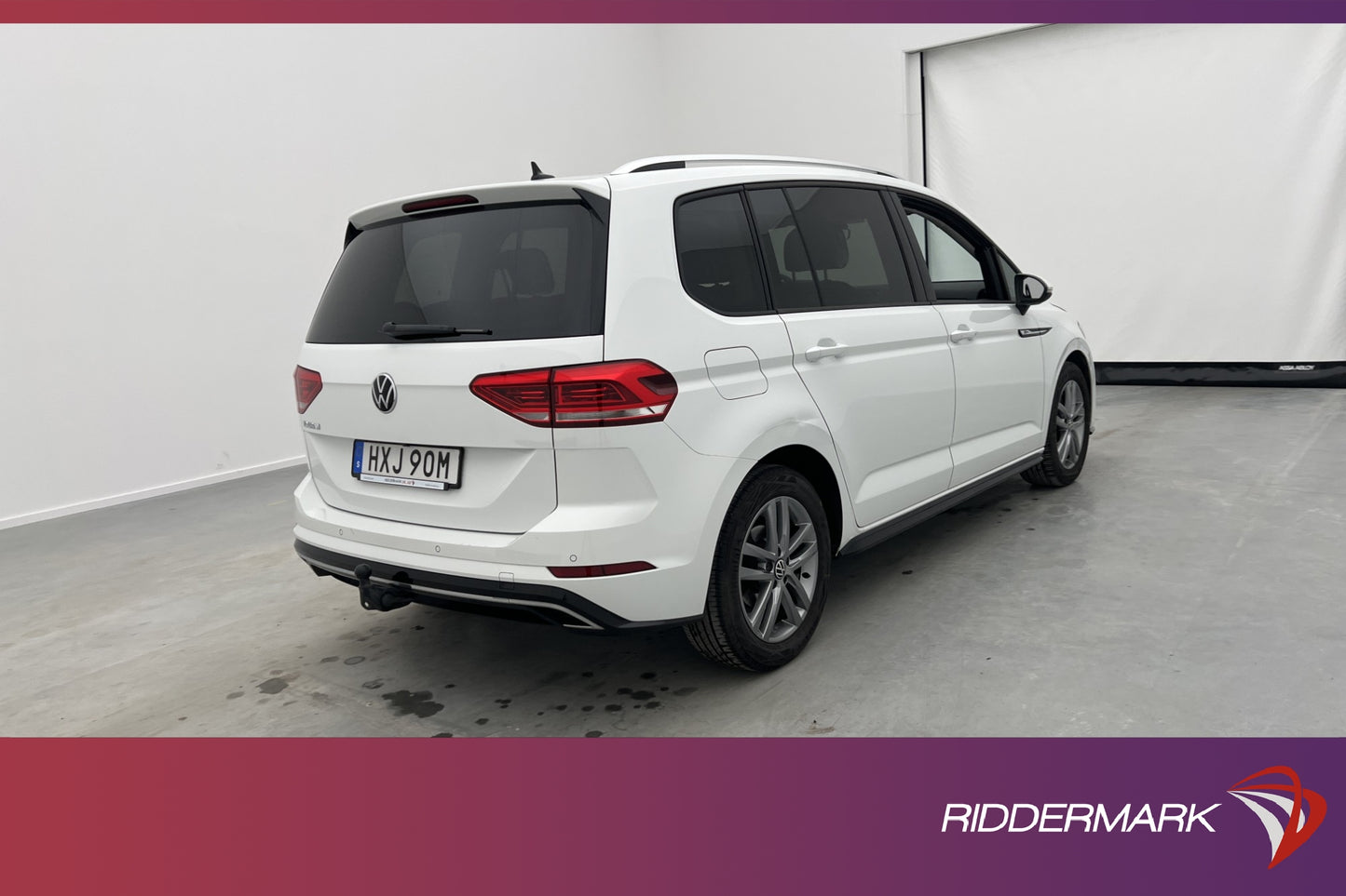 Volkswagen Touran TSI 150hk R-Line 7-sits Pano Kamera Drag