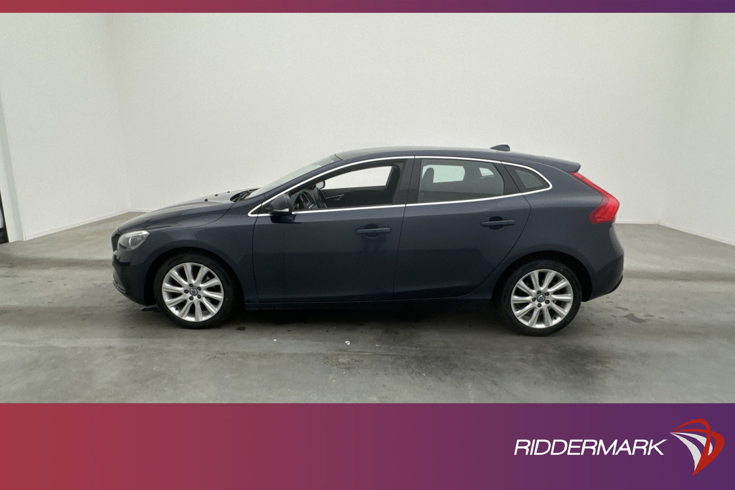 Volvo V40 D2 115hk Momentum Pano VOC Kamera Navi K-rem-Bytt