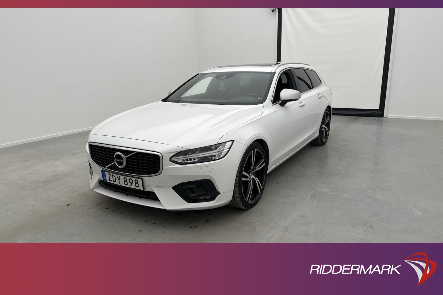 Volvo V90 D5 AWD R-Design D-Värm Pano B&W B-Kamera Navi VOC